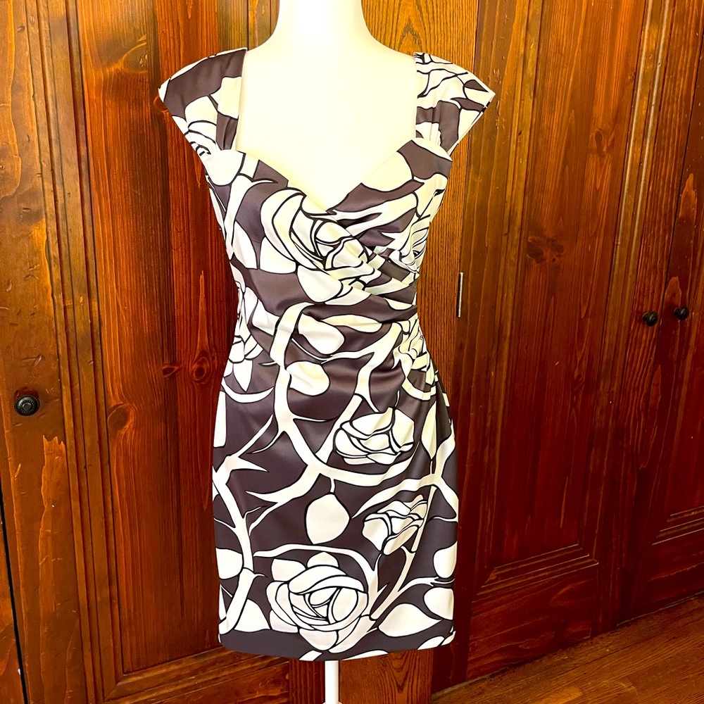Ellen Tracy Gray & White Rose Pattern Dress Size 6